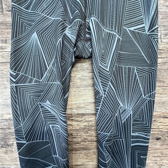 Champion Black Leggings with Form-Fitting Design and Elastic Waistband - Picture 3 of 8